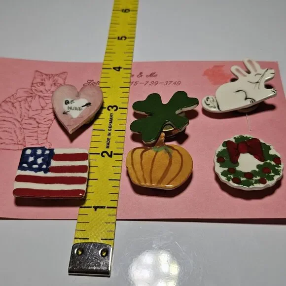 Chessie & Me Vintage Ceramic Holiday Button Covers - Picture 11 of 16